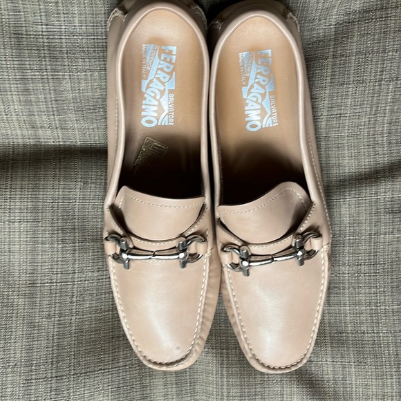 Salvatore Ferragamo Leather Driving Shoes - Flats - Mules Women's ladies Beige - Picture 1 of 4